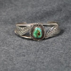 vintage handmade 925 sterling silver  native Turquoise cuff bracelet
